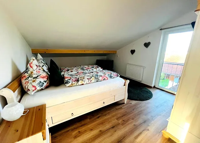 23 Neu Erbaute Ferienwohnung Mit Schloss- Und Panoramablick