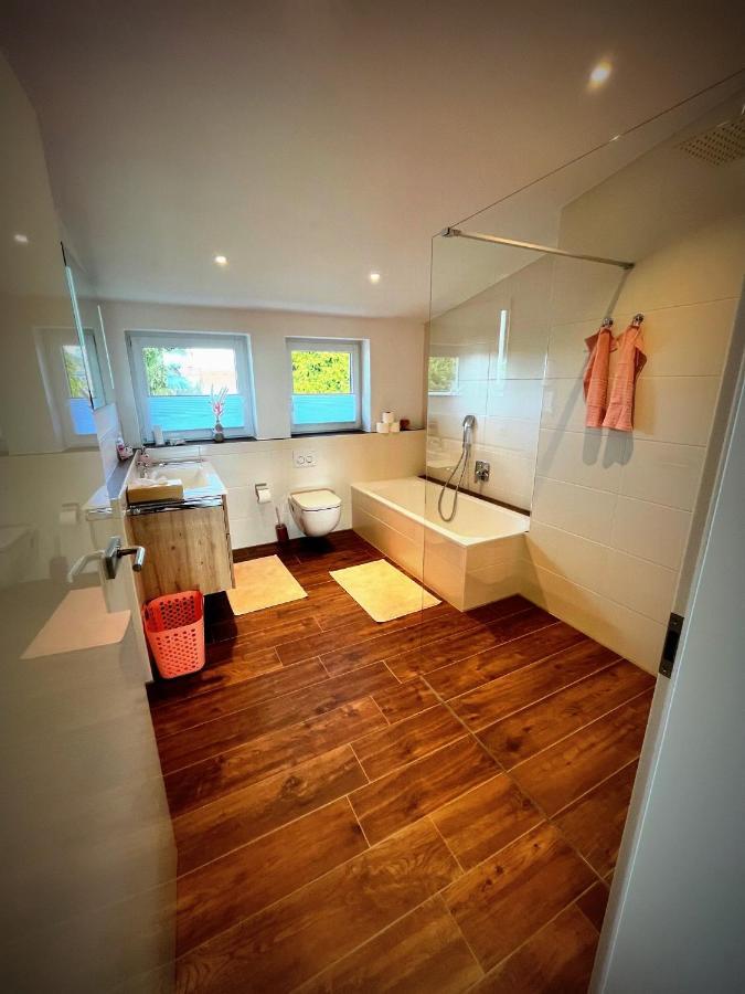 23 Neu Erbaute Ferienwohnung Mit Schloss- Und Panoramablick Apartment *