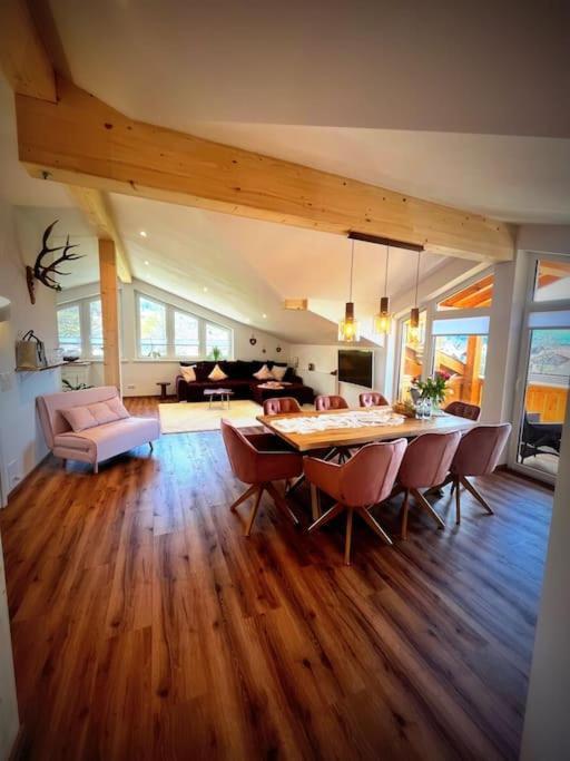 23 Neu Erbaute Ferienwohnung Mit Schloss- Und Panoramablick Apartment *