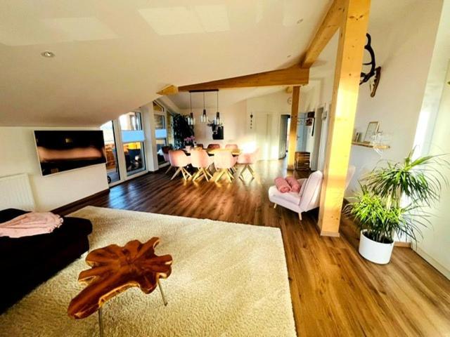 23 Neu Erbaute Ferienwohnung Mit Schloss- Und Panoramablick Apartment *